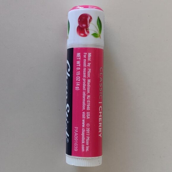 CHAPSTICK Classic Cherry Lip Balm Skin Protectant Total 4 NEW - Picture 4 of 4
